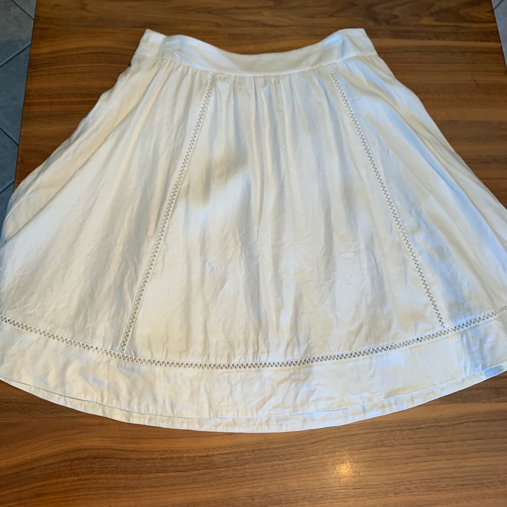 Anne Taylor full white linen skirt, EUC, lined, knee length, sz 8, fagoting